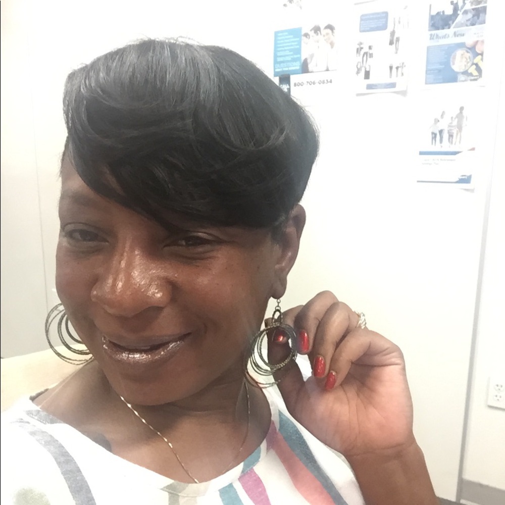 Meet your Posher, Bernice